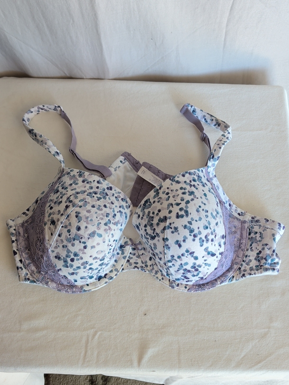 Cacique Lavender and White Floral Lace Underwire Bra Supportive Foundation